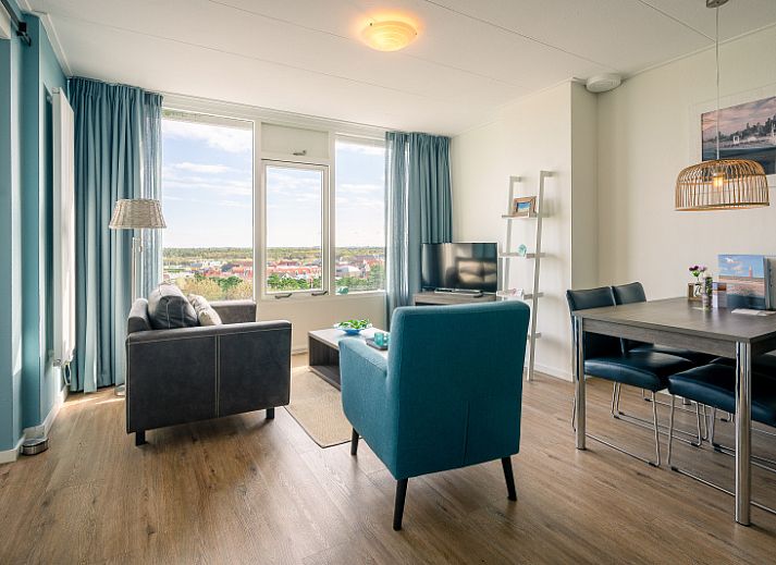 Gezellige woonkamer in Appartement Juliana 176 Eilandzicht, De Koog, Texel met uitzicht op de Waddeneilanden.