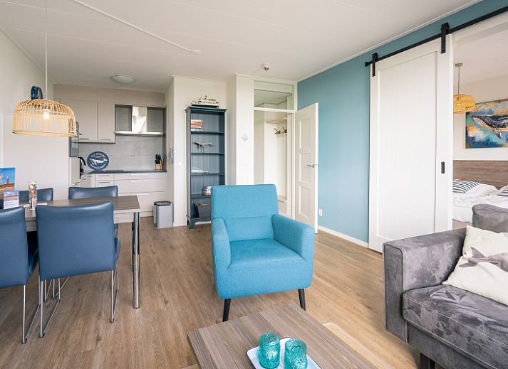 Gezellige woonkamer in Appartement Juliana 176 Eilandzicht, De Koog, Texel met uitzicht op de Waddeneilanden.