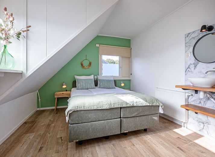 Modern kitchen in De Veldleeuwerik vacation home, De Koog, Texel