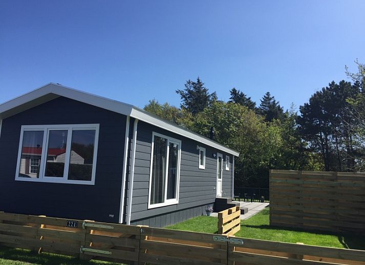 Fully equipped kitchen in Chalet Bregkoog 224, De Koog, Texel, ideal for self-catering vacations.