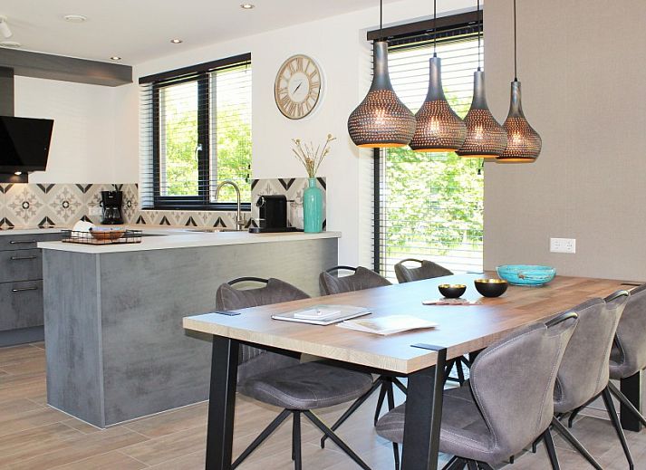 6 Pers.Landhuis de Luxe Eldorado Texel in De Koog, vakantiehuis met ruime tuin en terras.