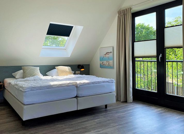 Moderne keuken en eetruimte in 6 Pers.Landhuis de Luxe Eldorado Texel, vakantiehuis in De Koog.