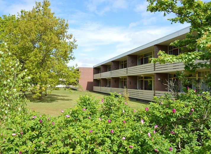 Stylish interior of Apartment Kerckeland 80, De Koog, Texel, with modern interior and views of nature.
