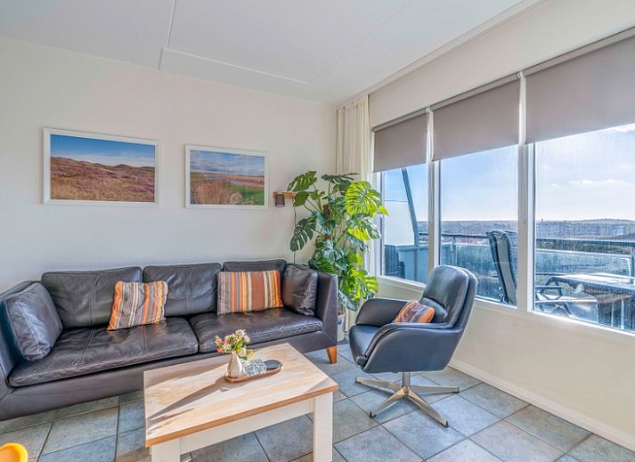 Apartment Juliana 142 Island and Sea View in De Koog Texel with modern living room and sea view.