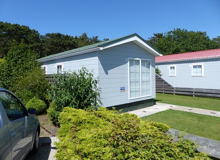 Chalet Bregkoog 205 in De Koog Texel, vacation home with spacious garden and sunny veranda.