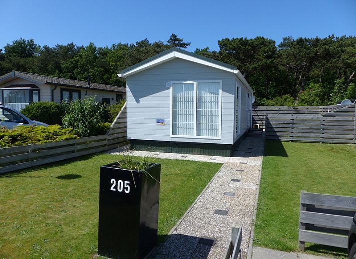 Chalet Bregkoog 205 on Texel, vacation home with lawn and fenced garden in De Koog.