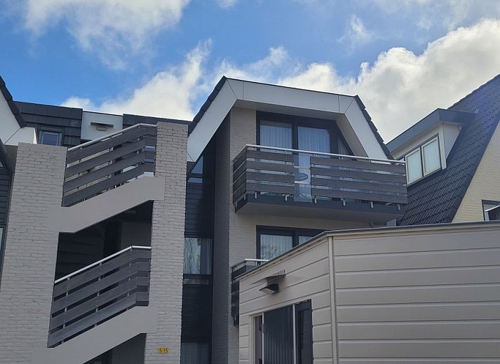 Flats Anna - Appartement 15 in De Koog, Texel, mit modernem Aeusseren und Balkon fuer einen entspannten Urlaub.