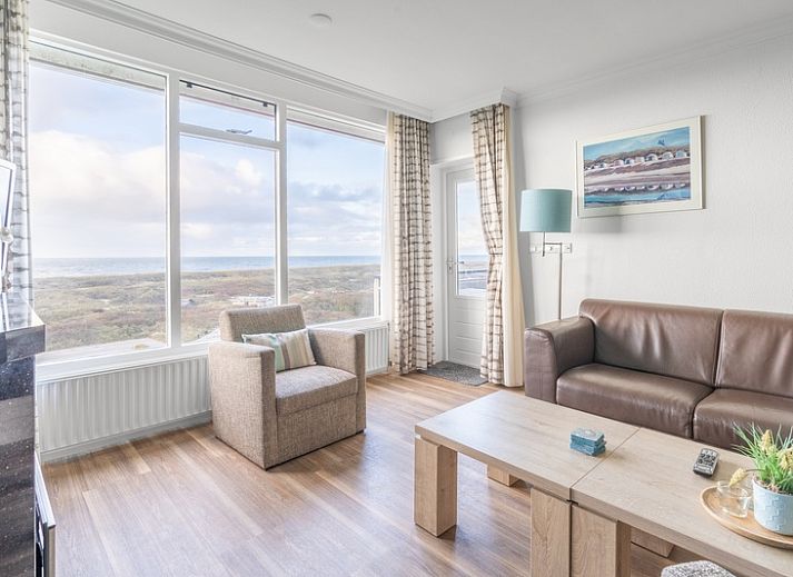 Gezellige woonkamer met zeezicht bij Appartement Juliana 164 Zeezicht in De Koog, Texel.