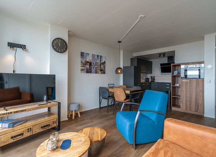 Moderne Kueche und Essbereich im Appartement Juliana 172 Eilandzicht, De Koog Texel, ideal fuer einen Urlaub auf den Watteninseln.