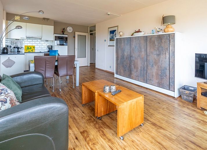 Apartment Juliana 168 Zeezicht in De Koog Texel with panoramic sea views from the living room.