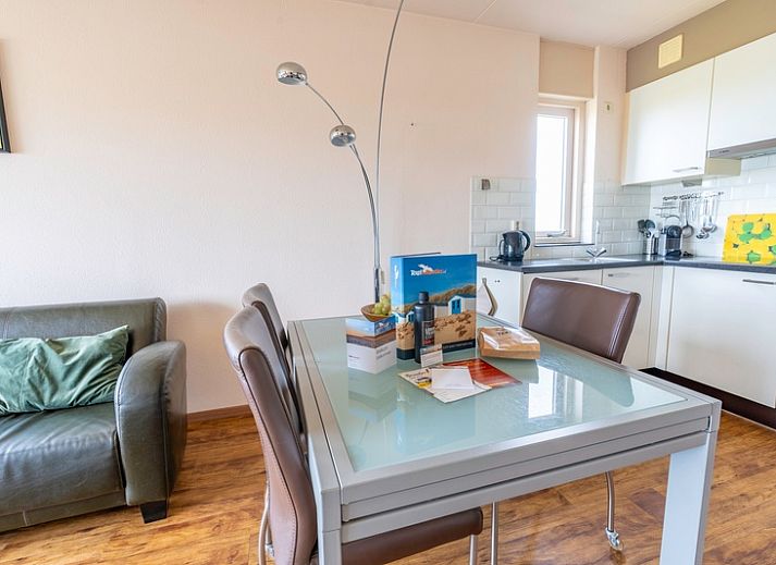 Apartment Juliana 168 Zeezicht in De Koog Texel with panoramic sea views from the living room.