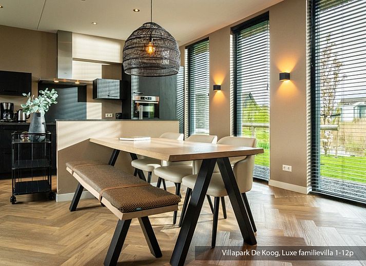 Veranda der luxurioesen Familienvilla 6p in De Koog, Texel, ideal fuer ein Essen im Freien auf den Watteninseln.