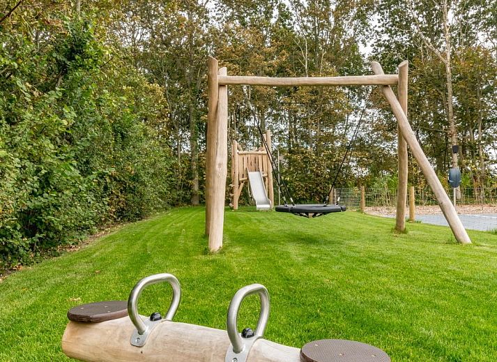 IJsvogel 10 vakantiehuis in De Koog Texel met prachtig aangelegde tuin en terras.