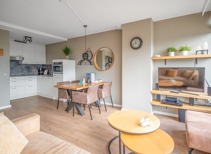 Cozy living room with panoramic views in Apartment Juliana 178 Eilandzicht, De Koog, Texel.