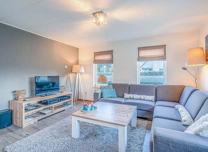 Vacation home Honeysuckle 87 in De Koog Texel with sunny exterior facade and driveway.