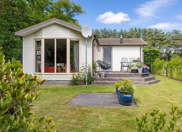 Vacation cottage in De Koog with charming terrace and green garden, Texel, Wadden Islands.