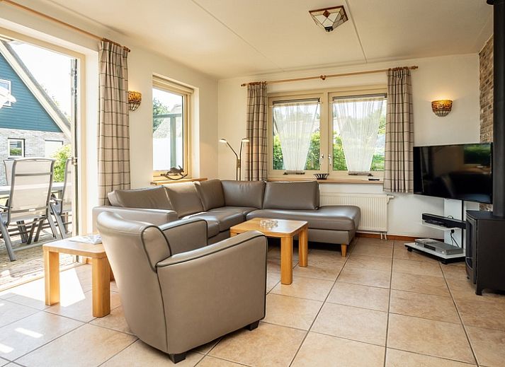 Villa ohne Haustiere in De Koog, Texel mit reizvollem Reetdach und grossem Garten auf den Watteninseln.