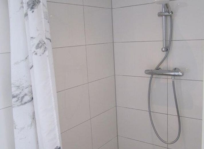 Front view of Bungalow 5100, vacation home in De Koog, Texel.