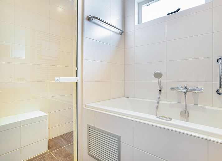 Guest house 0102503 - Bungalow Texel - Beach Park Texel | 6-persoons villa | 6L1