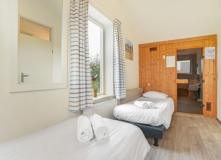 Guest house 0102503 - Bungalow Texel - Beach Park Texel | 6-persoons villa | 6L1