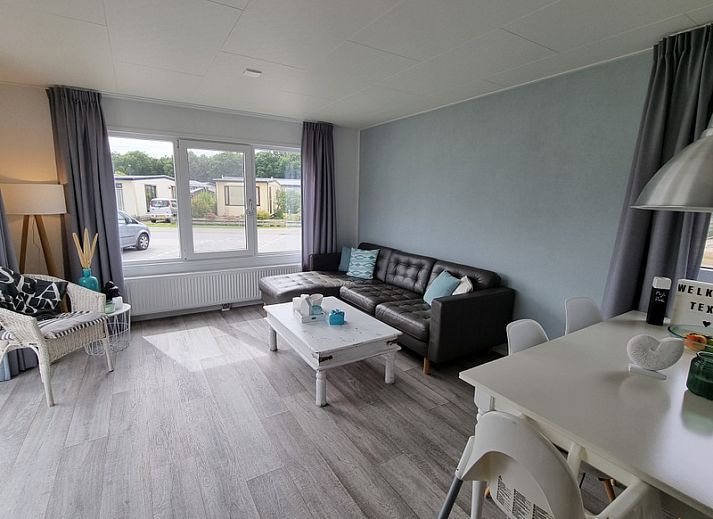 Modern equipped kitchen in Chaletpark Bregkoog - Chalet Bregkoog 82, a vacation home in De Koog, Texel.