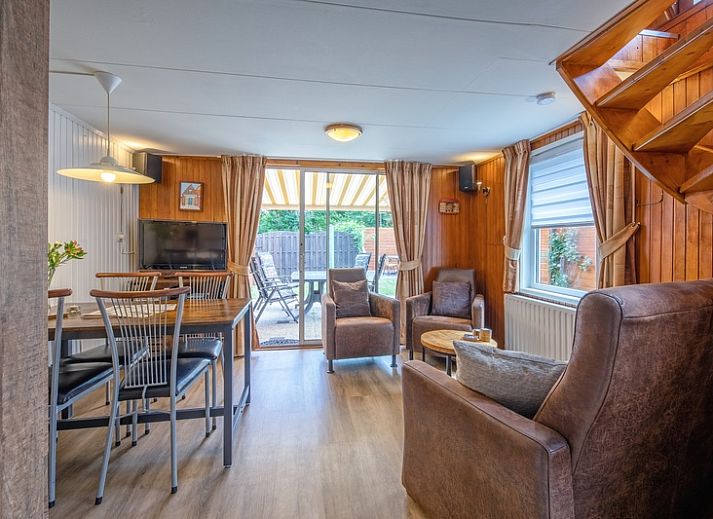 Karekiet Ferienhaus mit sonniger Terrasse in De Koog, Texel, Watteninseln.