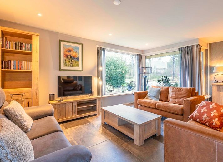 Ferienhaus Huis ter Duin in De Koog, Texel mit grosser Veranda und gruenem Garten.