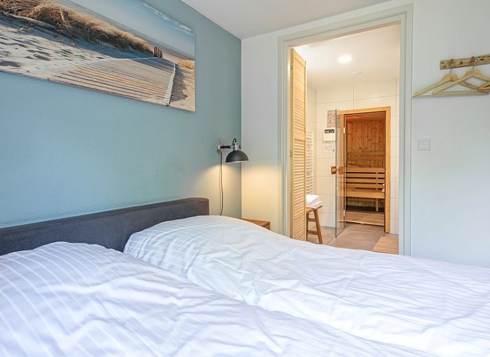 Cozy living room in Holiday Park Het Oude Dijkje - Vuurcoogh, De Koog, Texel for comfort and relaxation.