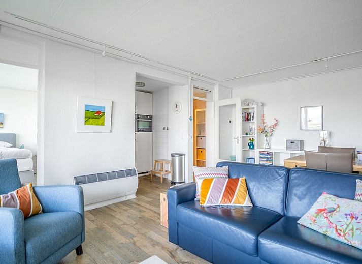 Apartment Juliana 112 Zeezicht in De Koog, Texel offers a panoramic view from the living room over the Wadden Islands.