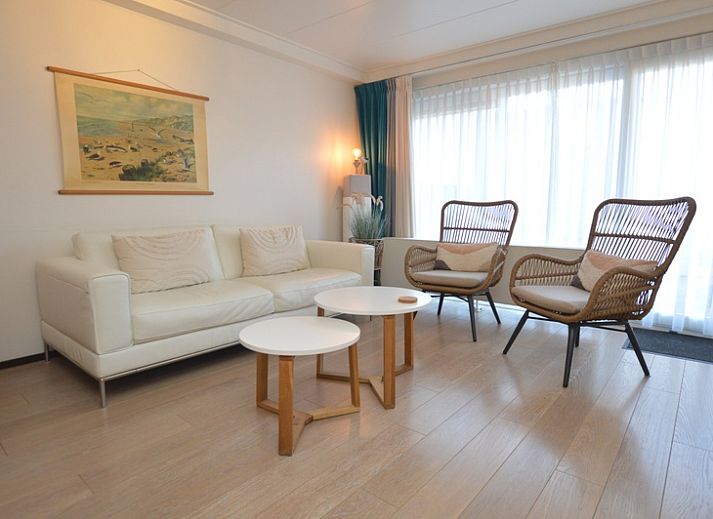 Apartments Anna - Sun in De Koog, Texel, offers a modern exterior with balcony and green surroundings on the Wadden Islands.