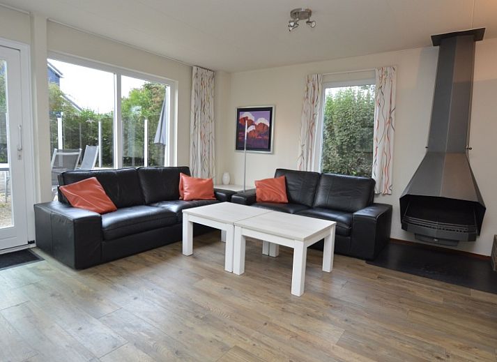 Vacation home Stappeland 76 in De Koog, Texel with sunny terrace and modern outdoor space.