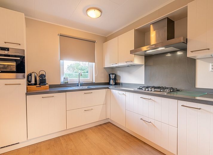 Geniessen Sie die gruene Umgebung im Ferienhaus Kamperfoelie 73, ein ideales Ferienhaus in De Koog auf Texel.