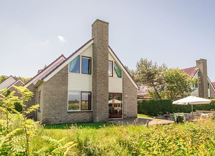 Villa 6 persons in De Koog, Texel offers a charming vacation home with a sunny terrace and green surroundings on the Wadden Islands.