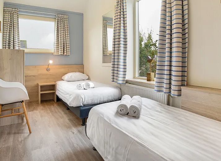 Guest house 010255 - Bungalow Texel - Beach Park Texel | 6-persoons villa | 6L1