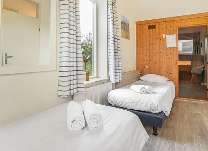 Guest house 010255 - Bungalow Texel - Beach Park Texel | 6-persoons villa | 6L1