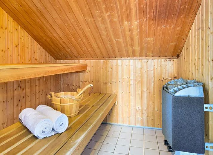 Guest house 010255 - Bungalow Texel - Beach Park Texel | 6-persoons villa | 6L1