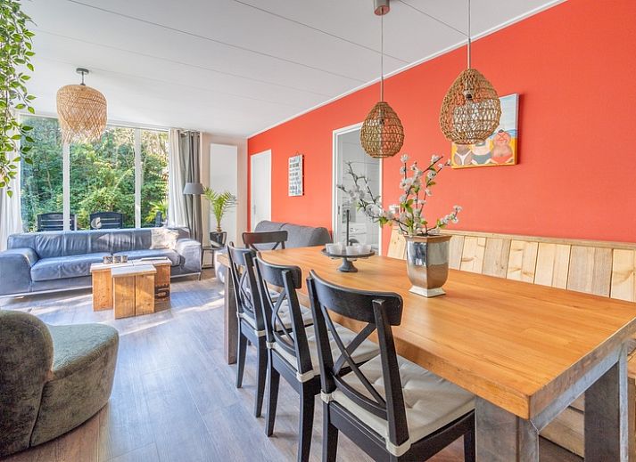 Vacation home Bungalow De Nagtegaal 21 in De Koog Texel, with sunny garden and terrace for relaxation.