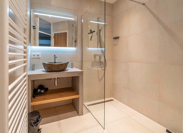 Gemuetliche Sitzecke im Appartement Juliana 174 Eilandzicht, De Koog, Texel, mit Blick auf die Natur.