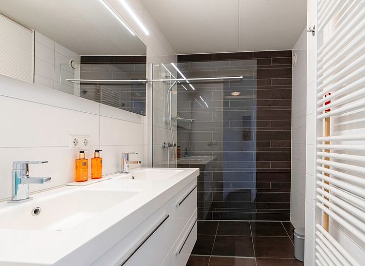 Bright living space of Apartment Juliana 138 in De Koog, Texel, with sea view.