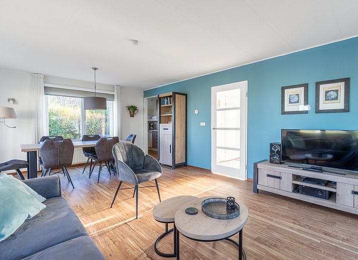 Vacation home Honeysuckle 47 in De Koog, Texel with beautiful waterfront garden for relaxation.