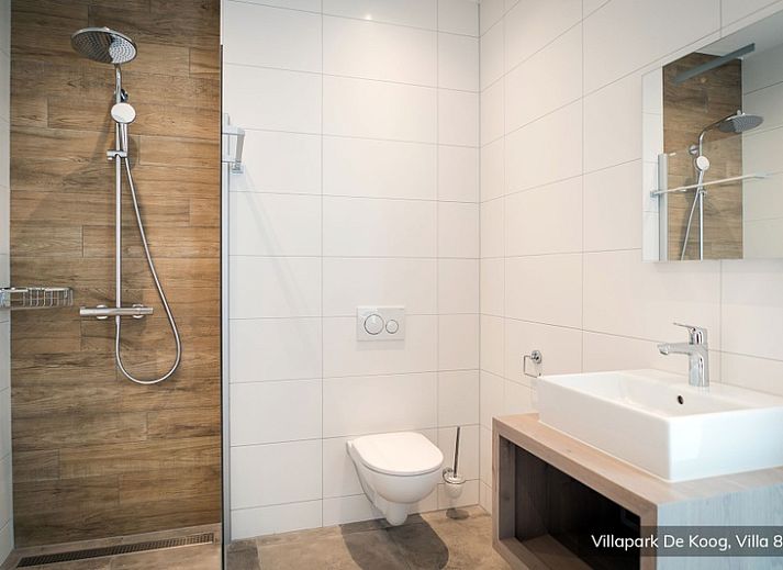 Vacation home Luxury family villa 8p in De Koog, Texel with beautiful view of pond.