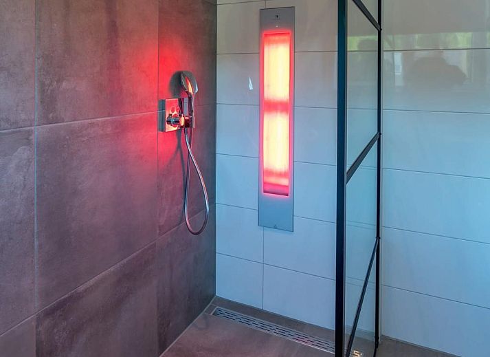 Seitenansicht von 37 - 14 Lepelaar - BLV-Kleingarten Nr. 1, Ferienhaus in De Koog, Texel, mit gruener Umgebung.