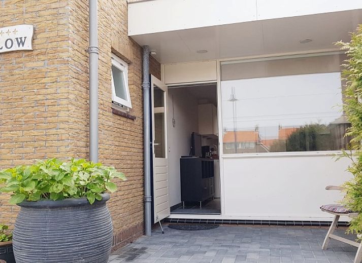 Stilvolles, modern eingerichtetes Wohnzimmer im Ferienhaus 2, De Koog, Texel.