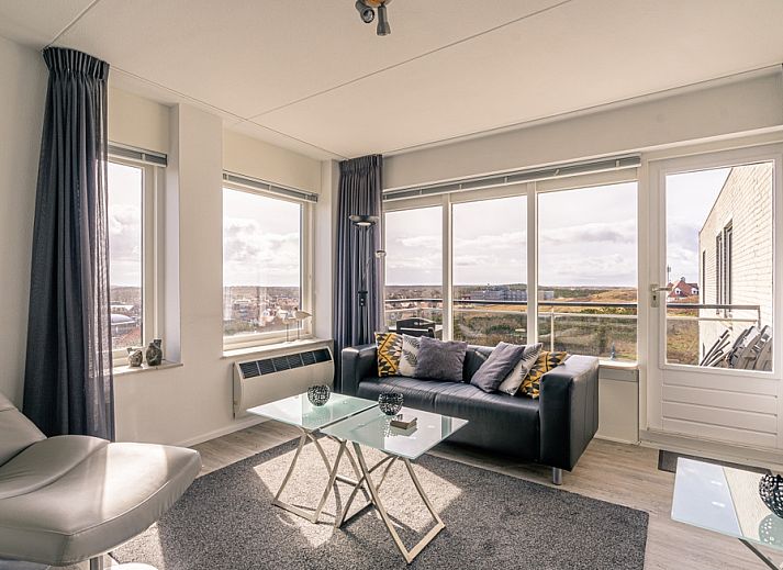 Helles Wohnzimmer von Apartment Juliana 132 Eilandzicht in De Koog, Texel mit Panoramablick.