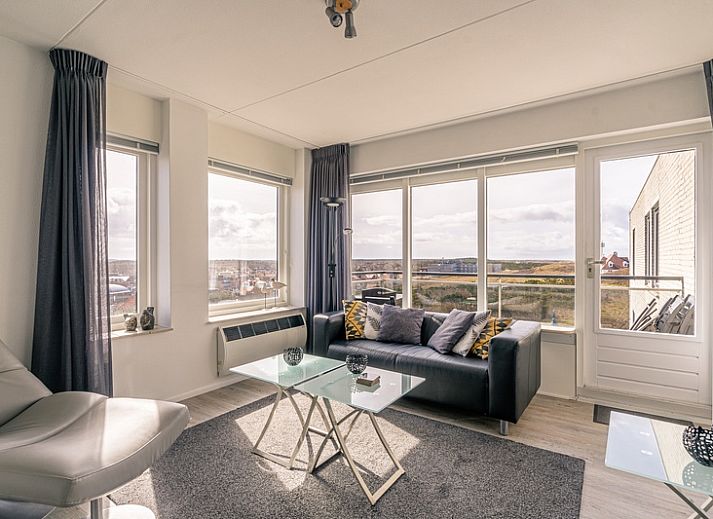 Helles Wohnzimmer von Apartment Juliana 132 Eilandzicht in De Koog, Texel mit Panoramablick.