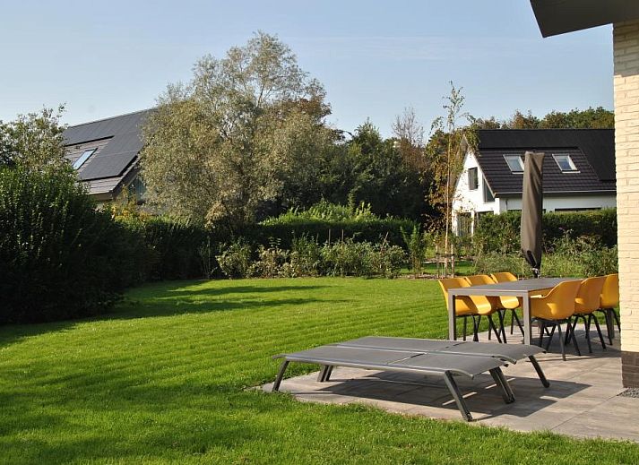 Modernes Ferienhaus 36 - 12 Bonte Specht - BLV-Kleingarten Nr. 4 in De Koog, Texel mit gruenem Garten.