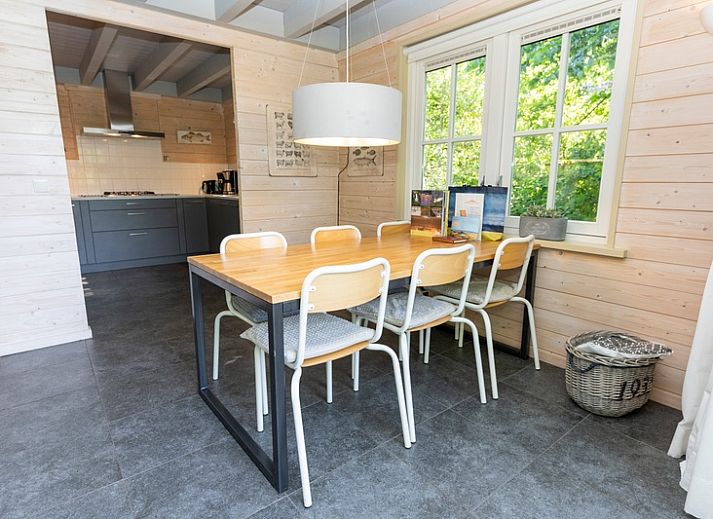 Cozy living room in Het Boshuis, Holiday Park Het Oude Dijkje, De Koog, Texel with modern furnishings.