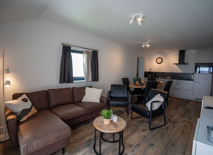 Modern bathroom with walk-in shower in Bungalow 2, vacation home in De Koog, Texel, Wadden Islands.