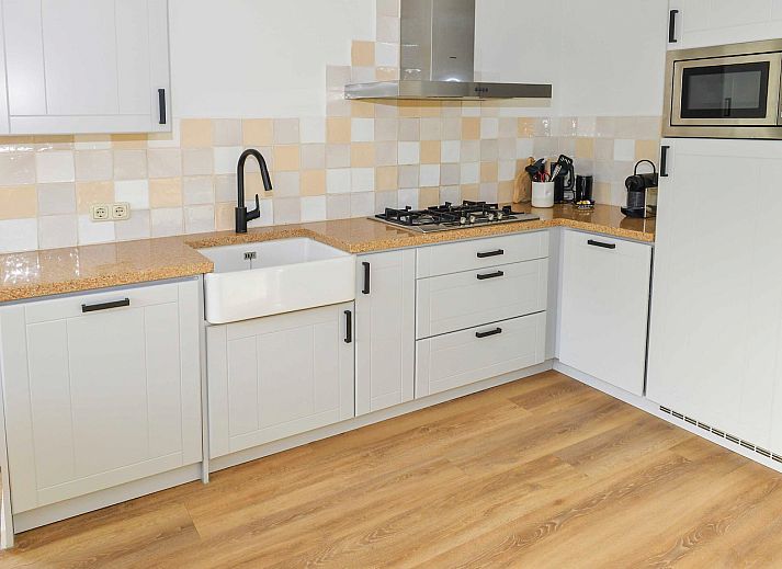 Moderne Kueche in 't Mienthuis, Ferienhaus in De Koog, Texel fuer ein komfortables Kocherlebnis.