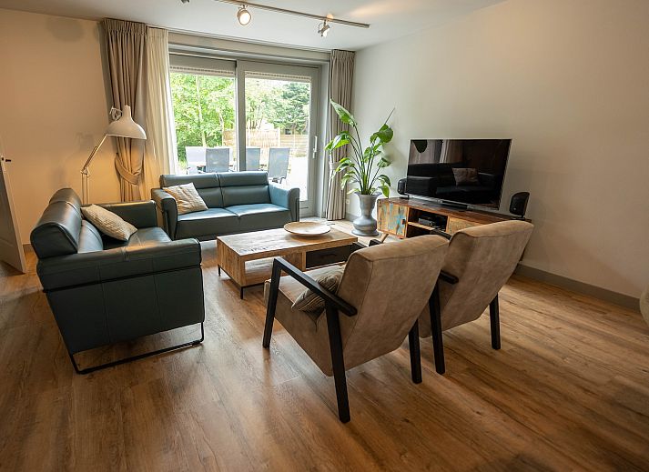 Rustiek vakantiehuis 't Stulpje in De Koog Texel met houten accenten.